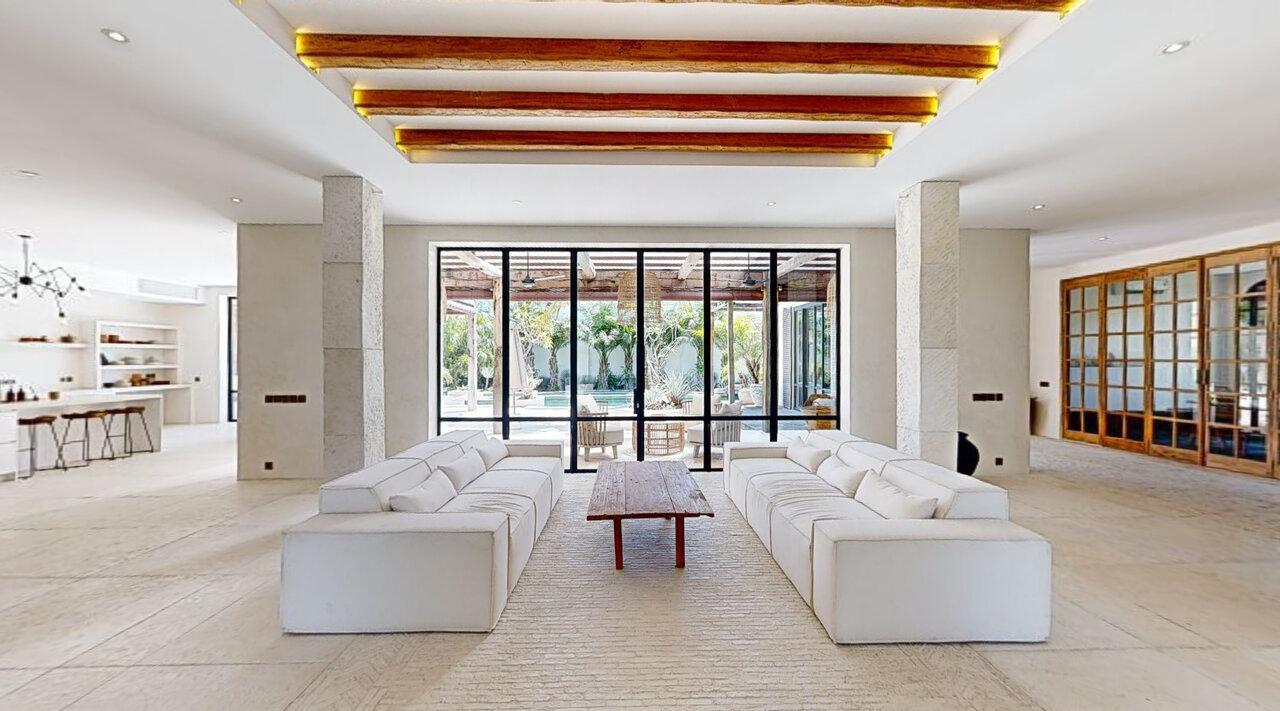 luxurious-6-bedroom-villa-with-breathtaking-ocean-view-in-seseh.jpg